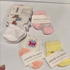 Janie & Jack girls Socks bundle size 0-6 months NWT